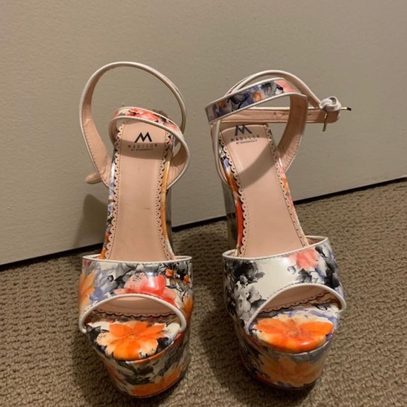 Floral wedges - Picture 4 of 4